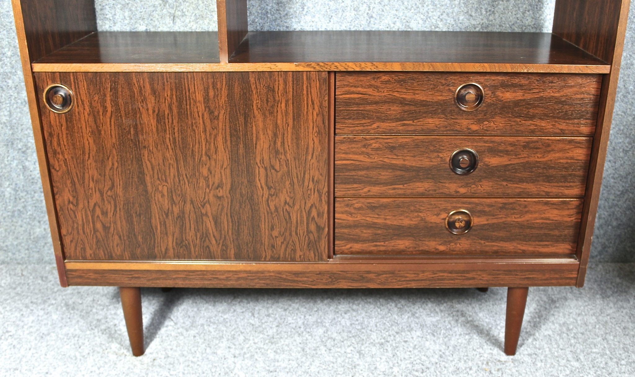 A 1960’s Greaves and Thomas rosewood room divider - Image 5