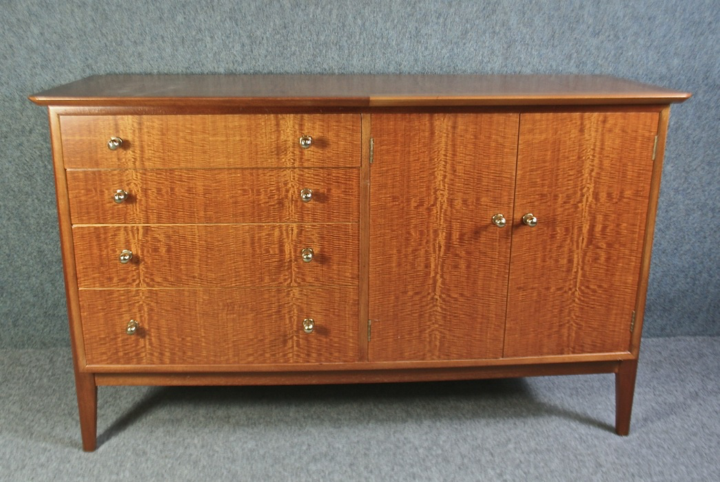 A 1950’s ‘Carousel’ sideboard by Gimson and Slater in beautiful flame-wood - Image 8