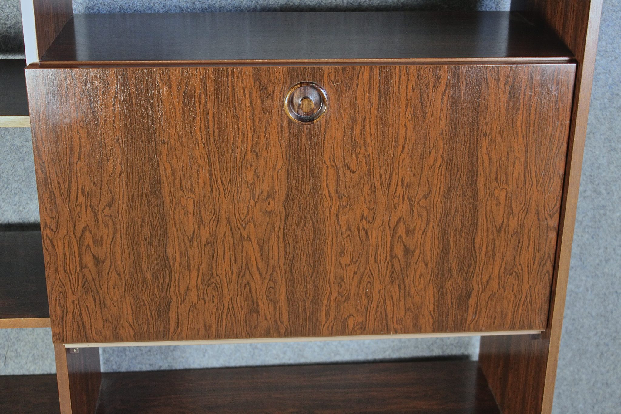 A 1960’s Greaves and Thomas rosewood room divider - Image 4
