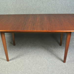 A Gordon Russell extending table