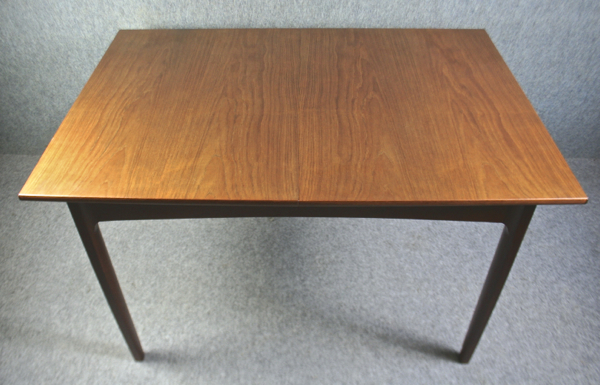 A 1950’s teak extending dining table - Image 7