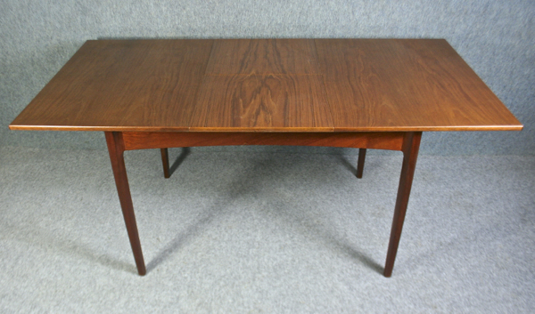 A 1950’s teak extending dining table - Image 3
