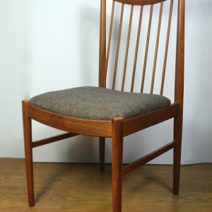 An 1950’s Danish Arne Vodder teak chair model number 422 for Sibast.
