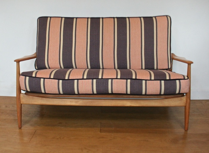 A Danish Arne Vodder for France and Daverkosen ‘flat-pack’ two seat sofa - Image 7