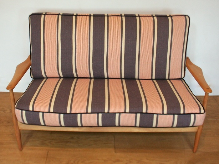 A Danish Arne Vodder for France and Daverkosen ‘flat-pack’ two seat sofa - Image 6