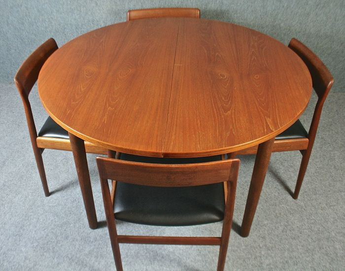 A teak Dalescraft dining table and eight chairs - Image 3
