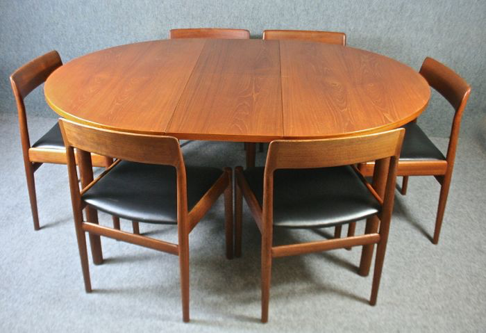 A teak Dalescraft dining table and eight chairs - Image 4
