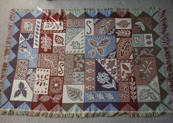 A mid-century wool woven rug. - Image 2