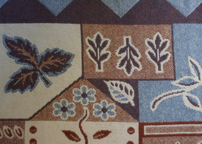 A mid-century wool woven rug. - Image 5