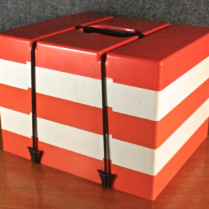 A Pac a Pic portable picnic box
