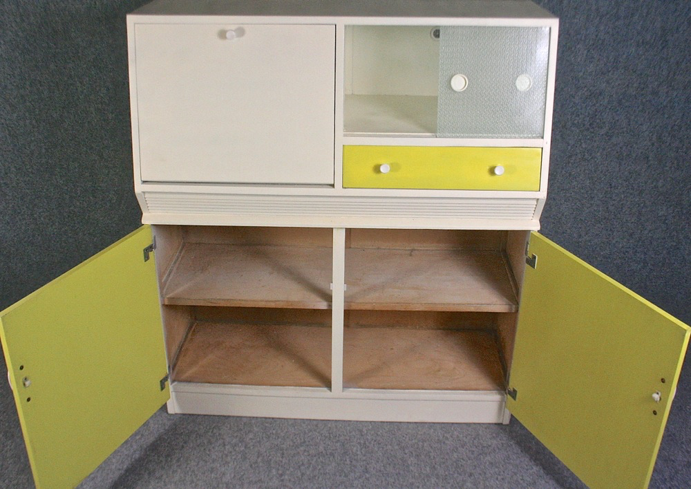A 1950s kitchen cabinet by Remploy - Image 4