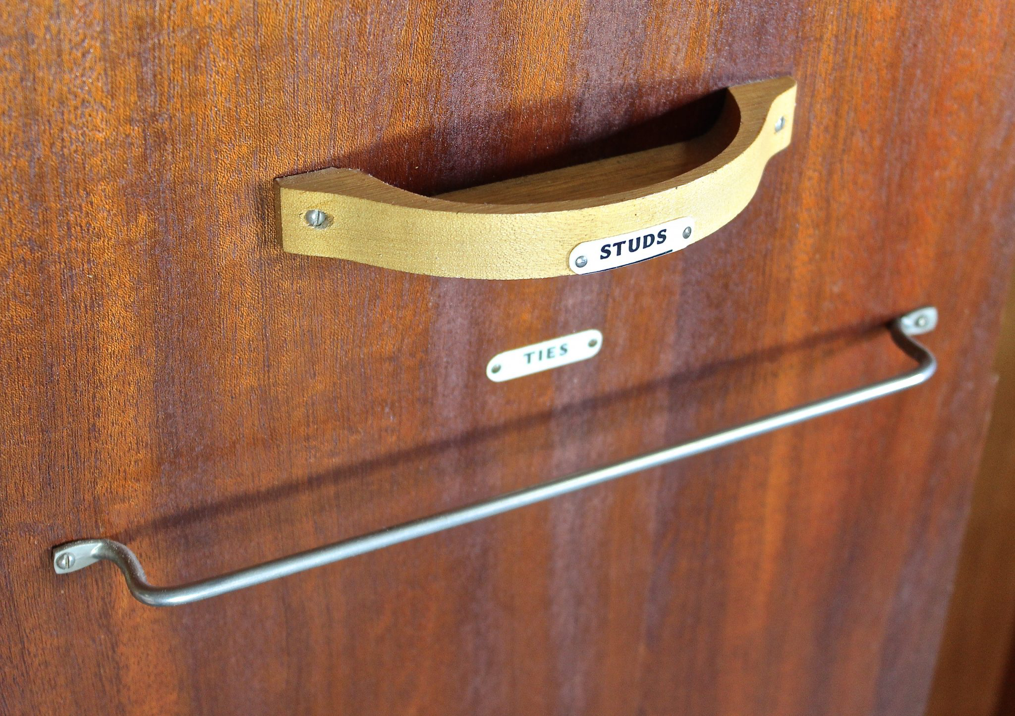 A CWS gentlemans double wardrobe - Image 8