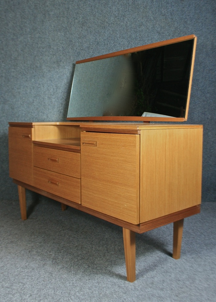 A 1960’s light oak dressing table - Image 5