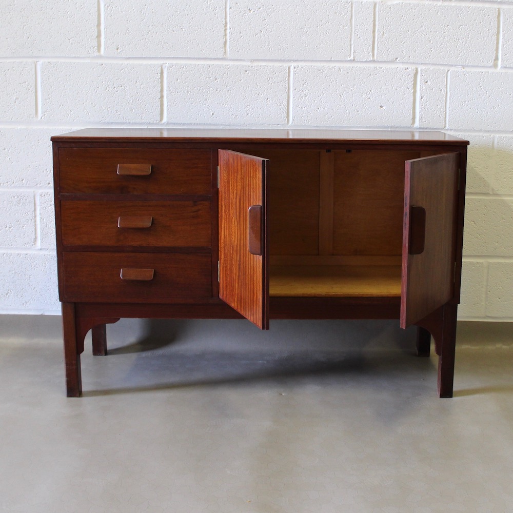 A 1950's mahogany sideboard - Image 4
