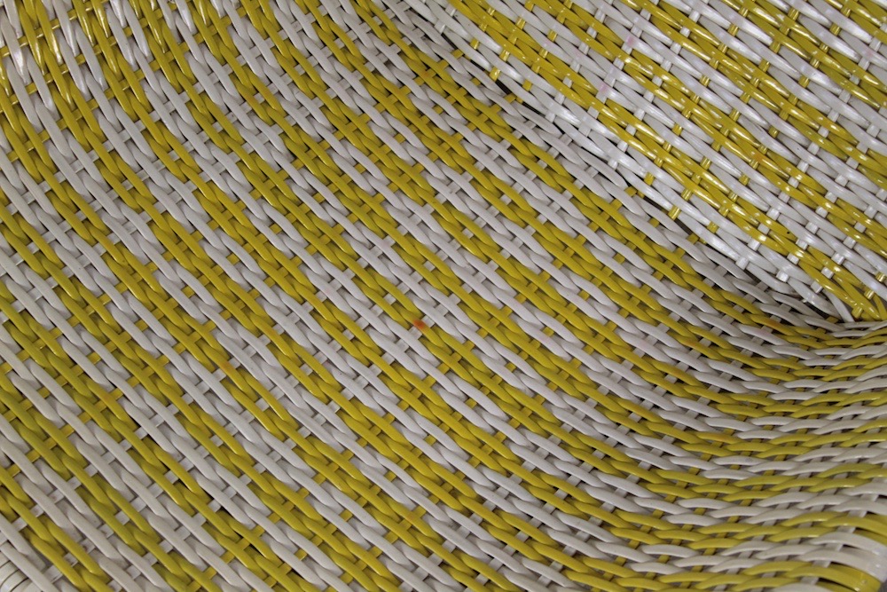 A Mid-century woven basket chair in yellow and white - Image 7