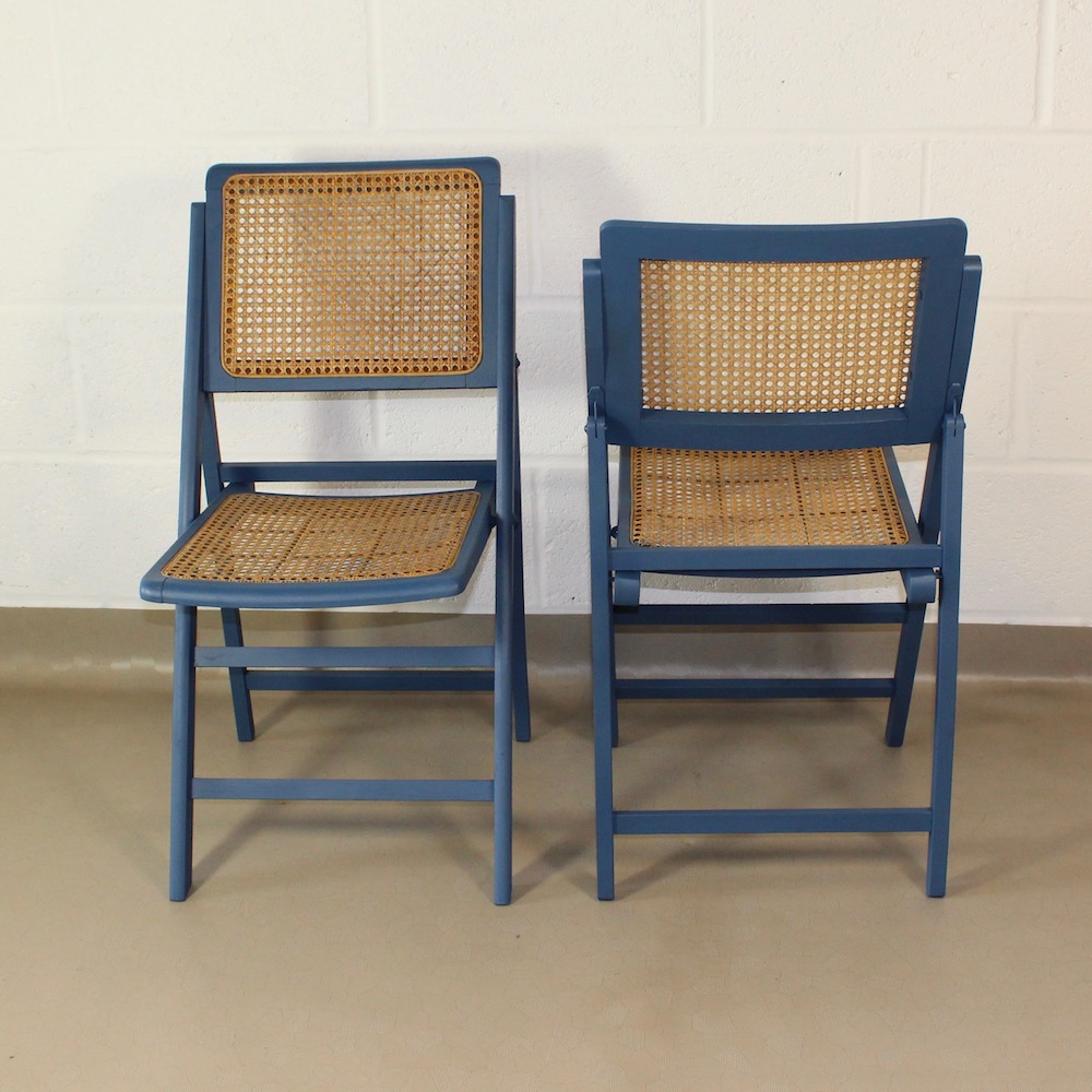 A pair of vintage 1960's rattan folding chairs - Image 6