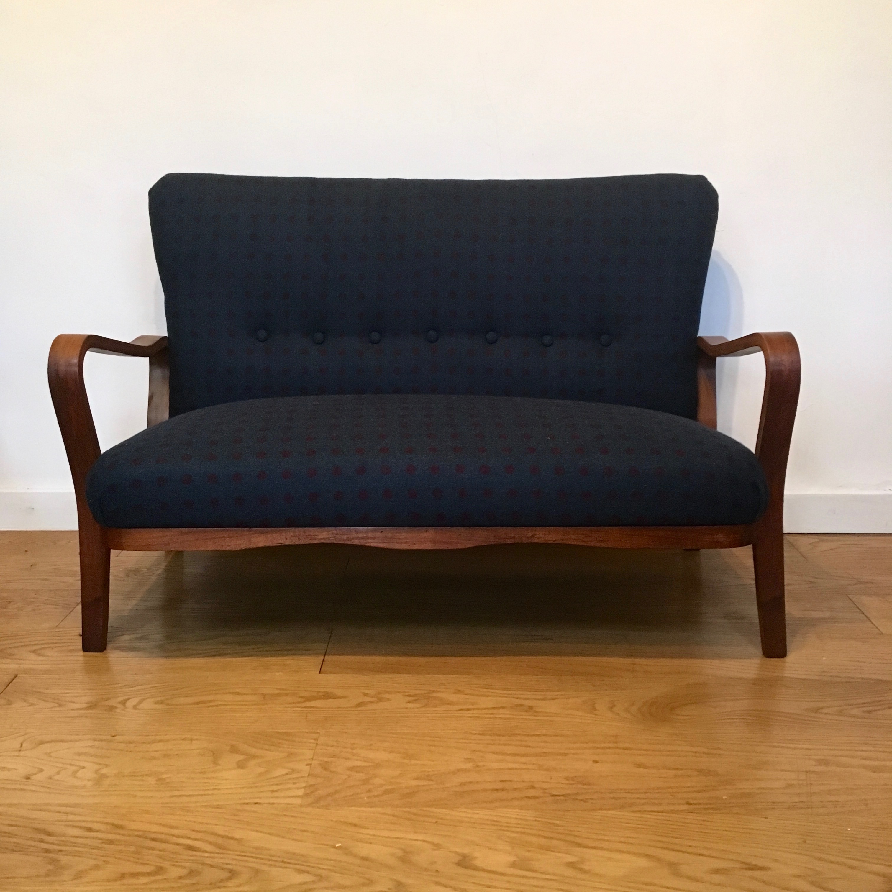 A Vary rare mid century Eric Lyons/ G A Jenkins Tecta range sofa and chairs for Packet Furniture Ltd - Image 3