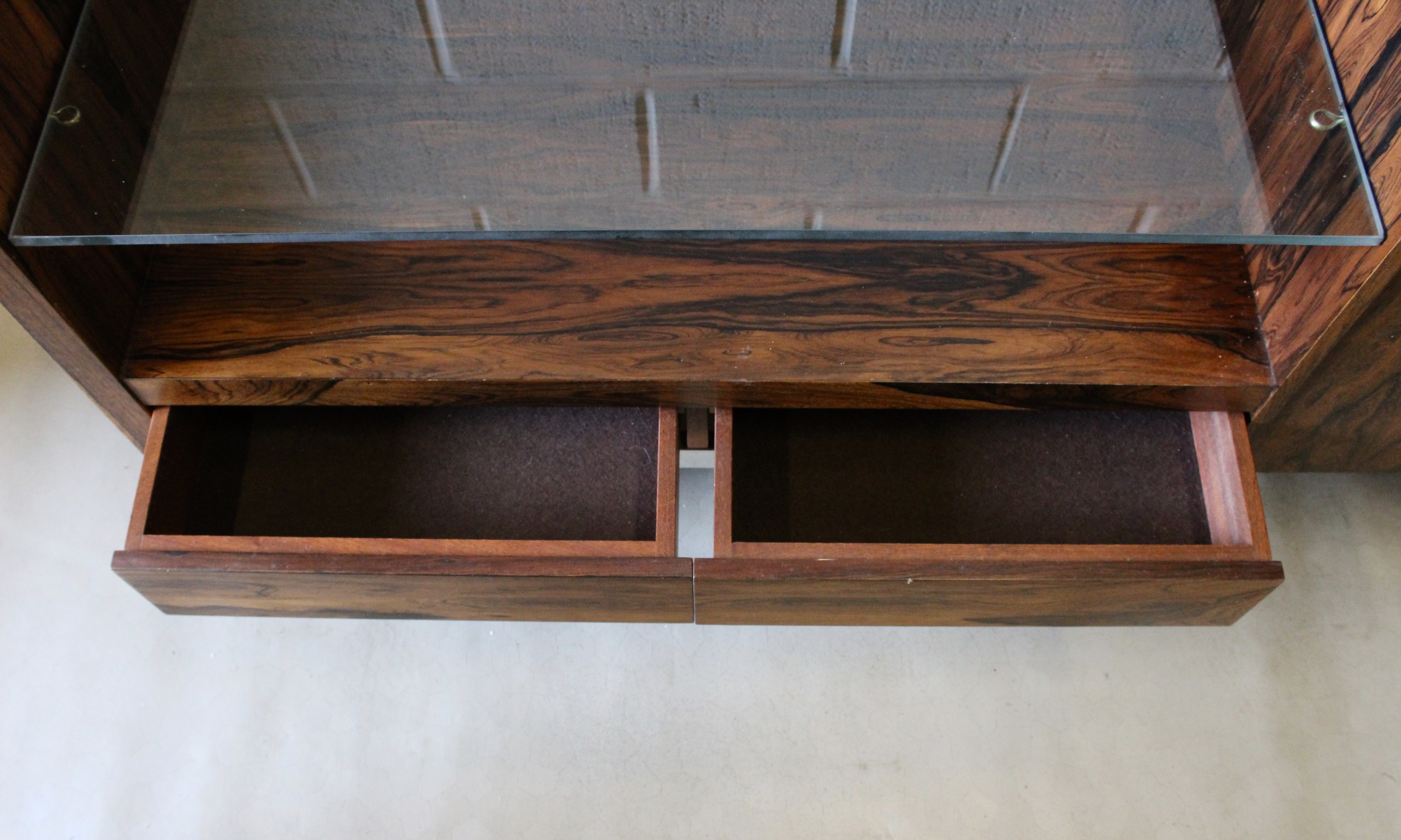 A 1970's unique Merrow Associates rosewood hifi unit record cabinet. - Image 5