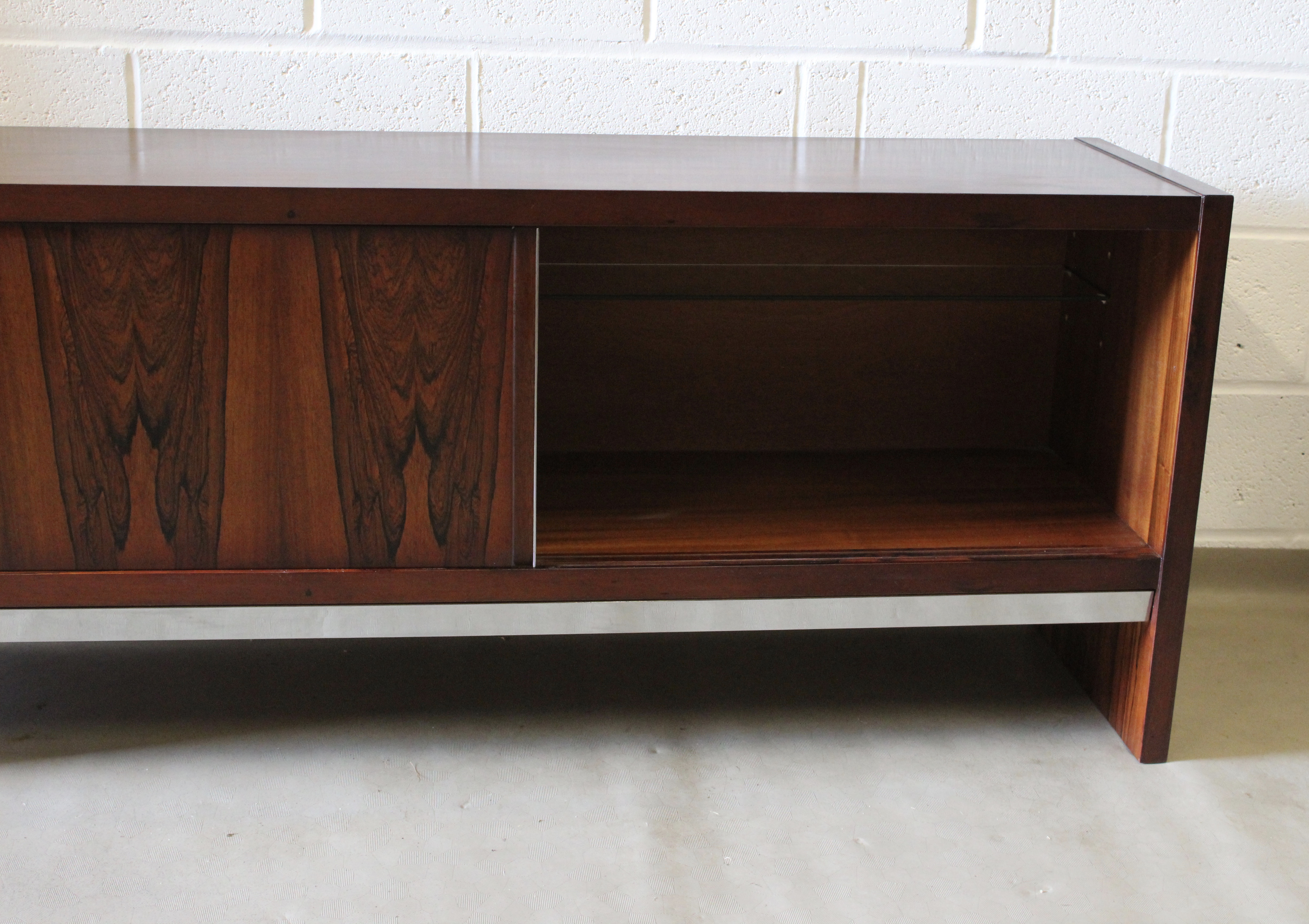 A 1970's Merrow Associates rosewood sideboard. - Image 4