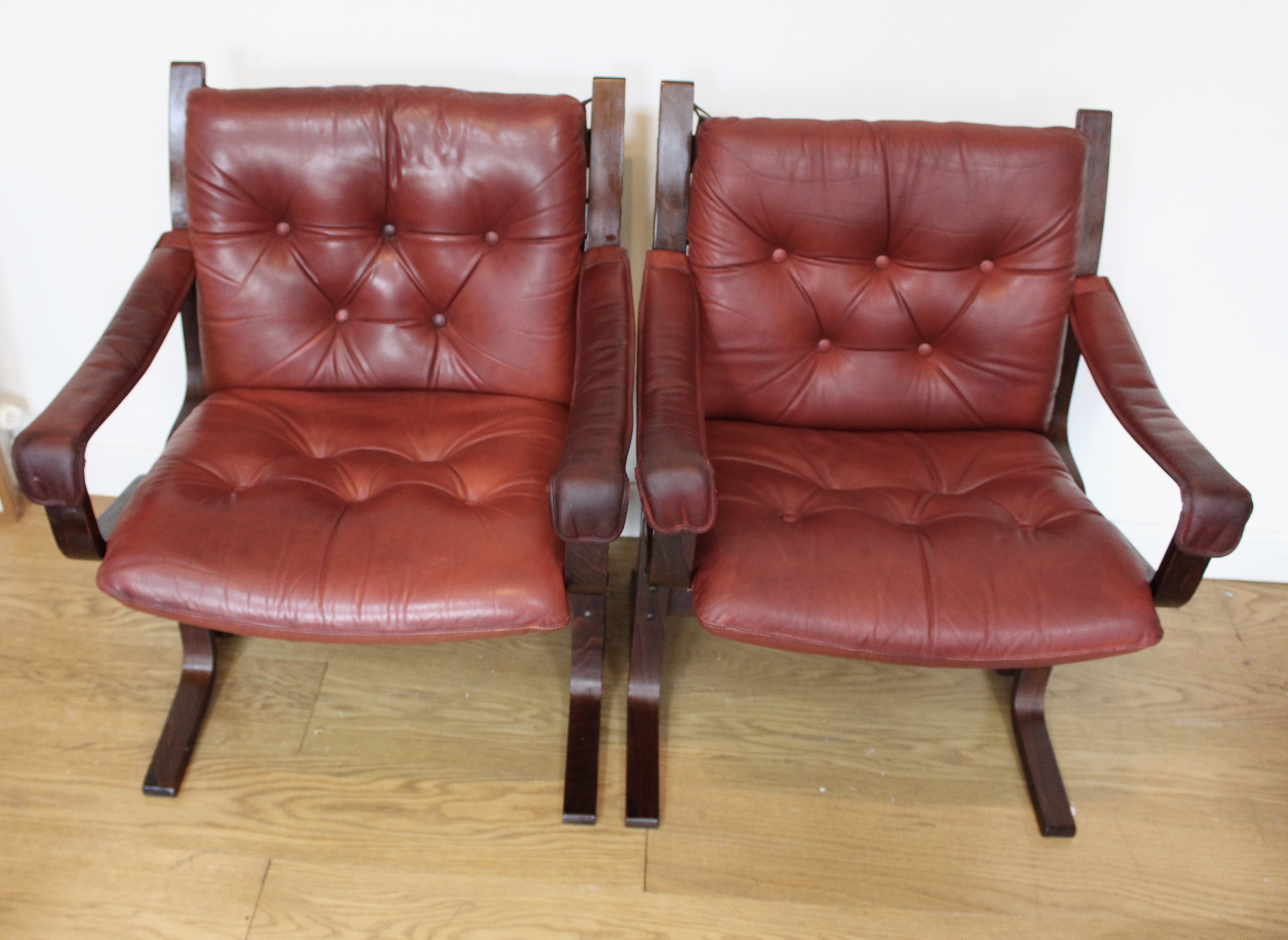 A pair of leather 1960's Siesta chairs by Ingmar Relling for Westnofa made in Norway. - Image 11