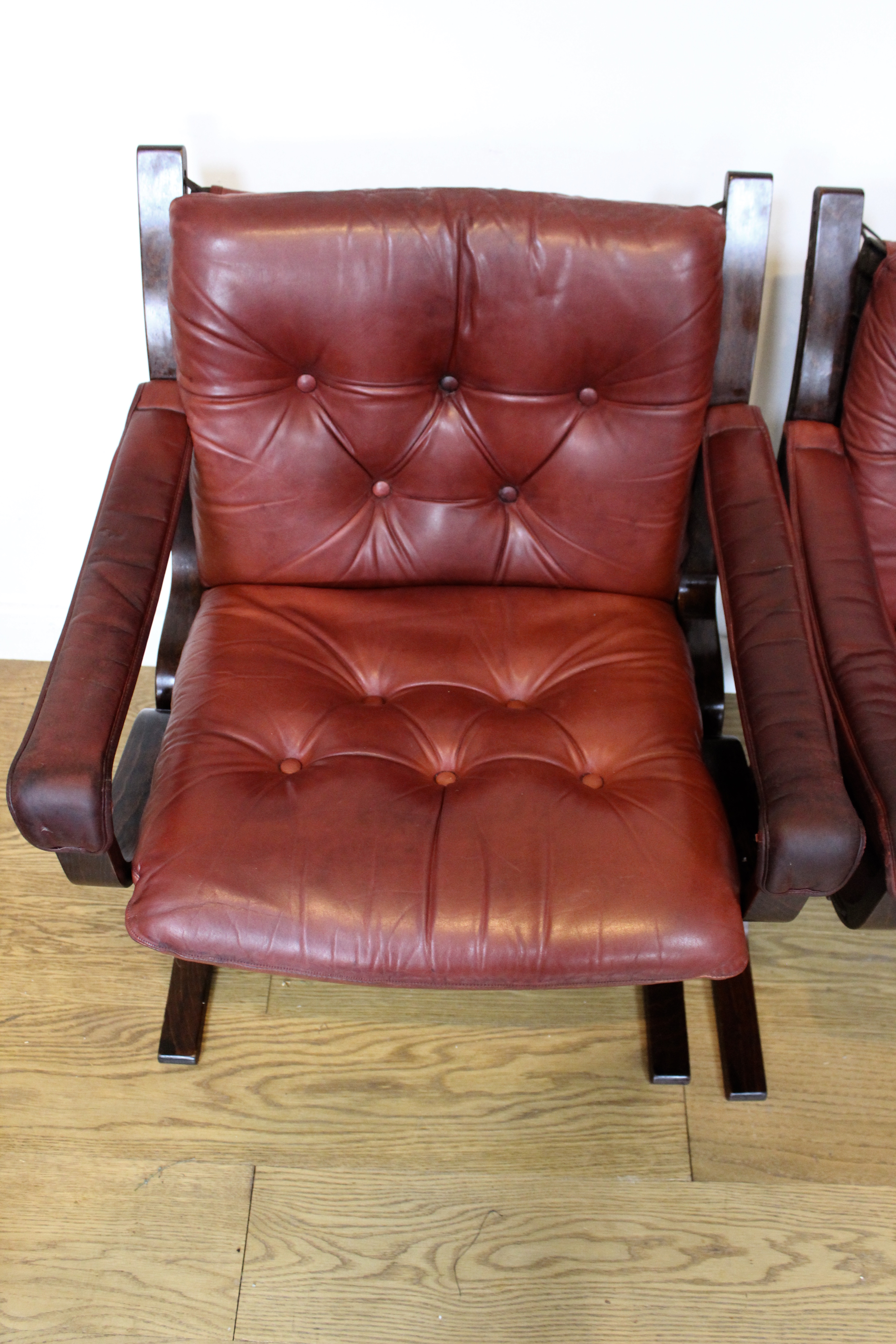 A pair of leather 1960's Siesta chairs by Ingmar Relling for Westnofa made in Norway. - Image 9