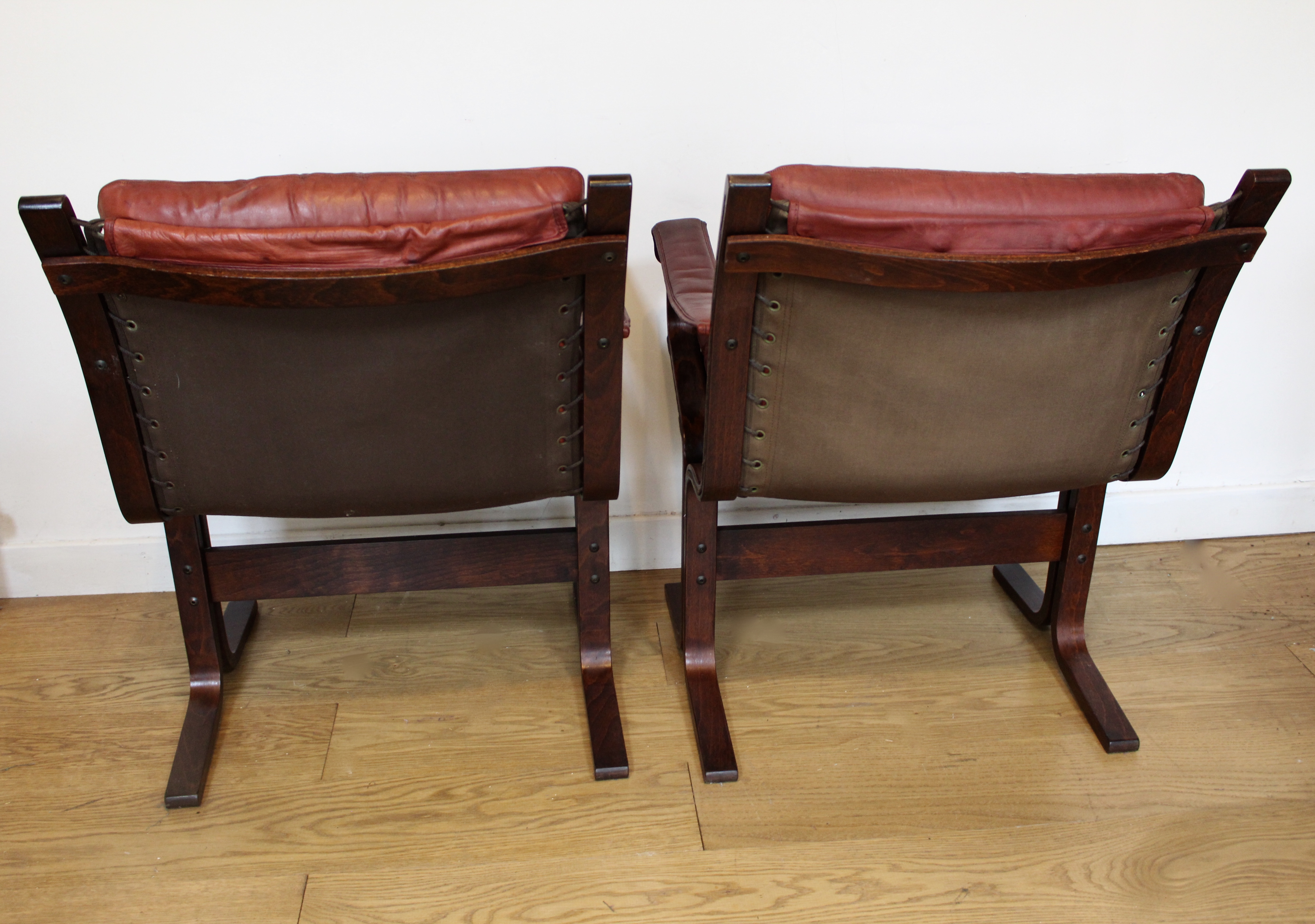 A pair of leather 1960's Siesta chairs by Ingmar Relling for Westnofa made in Norway. - Image 5