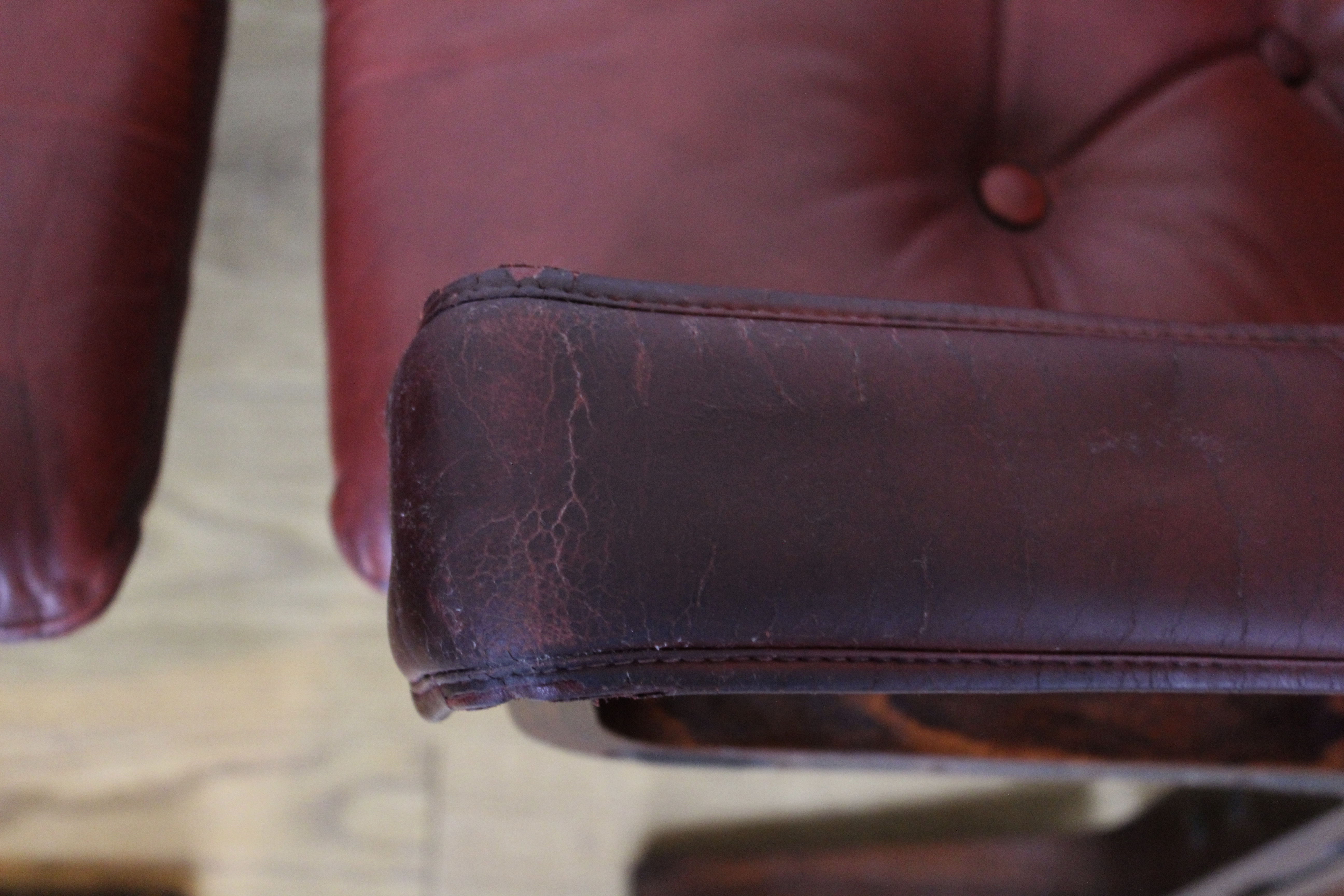 A pair of leather 1960's Siesta chairs by Ingmar Relling for Westnofa made in Norway. - Image 3
