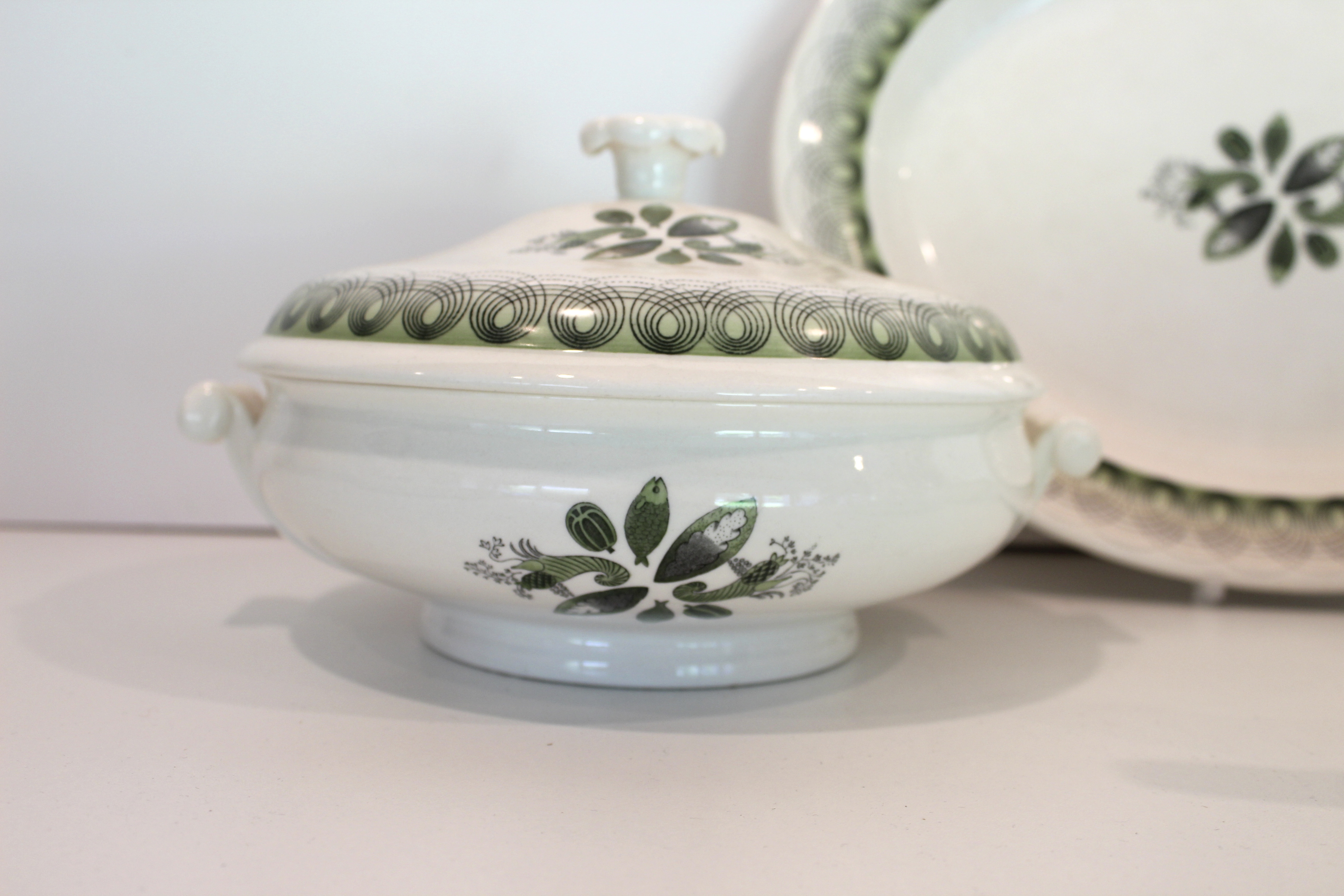 A lovely rare Eric Ravilious Persephone (Harvest festival) Wedgwood dinner service marked TL155B. - Image 6