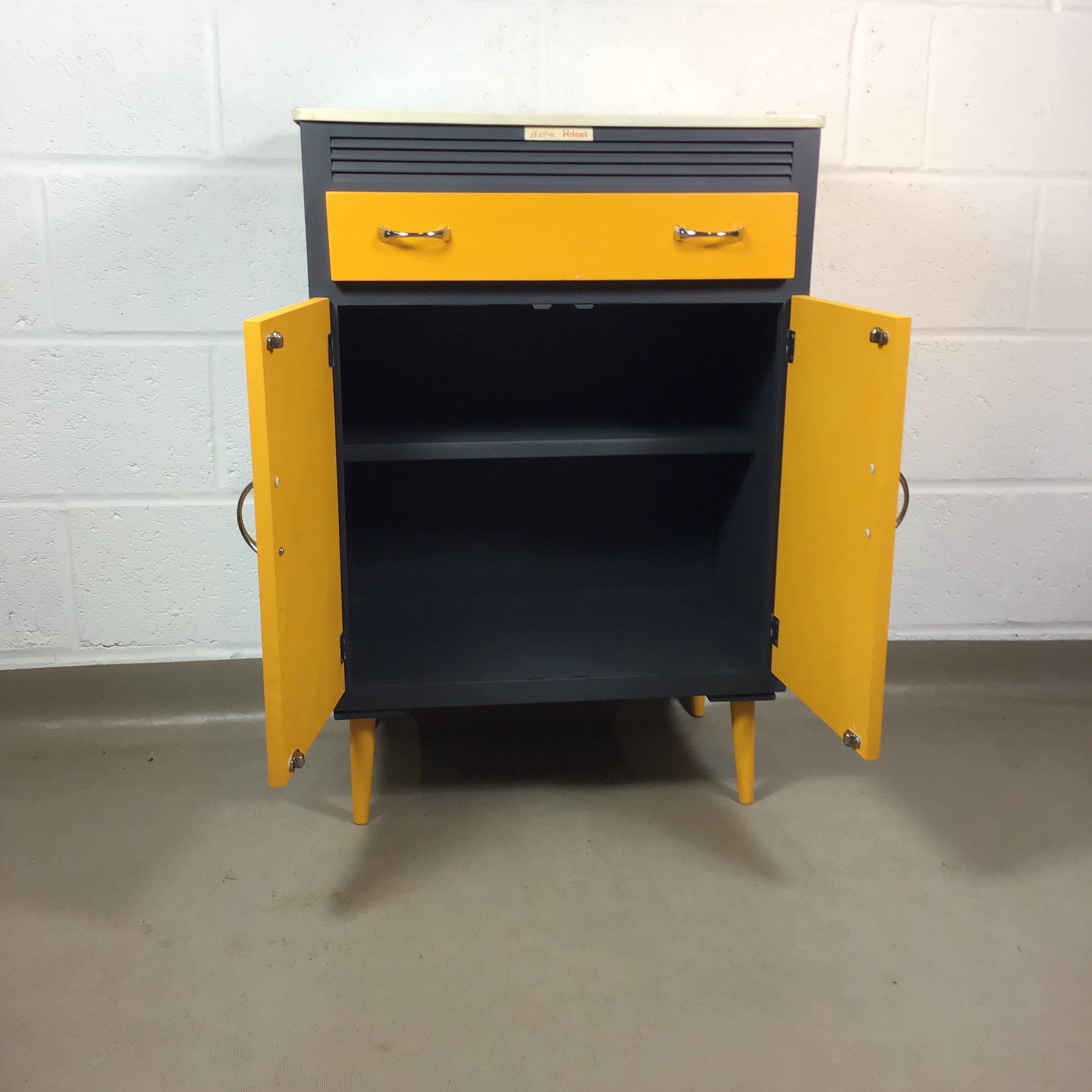 An up cycled 1950’s kitchen unit larder. - Image 5