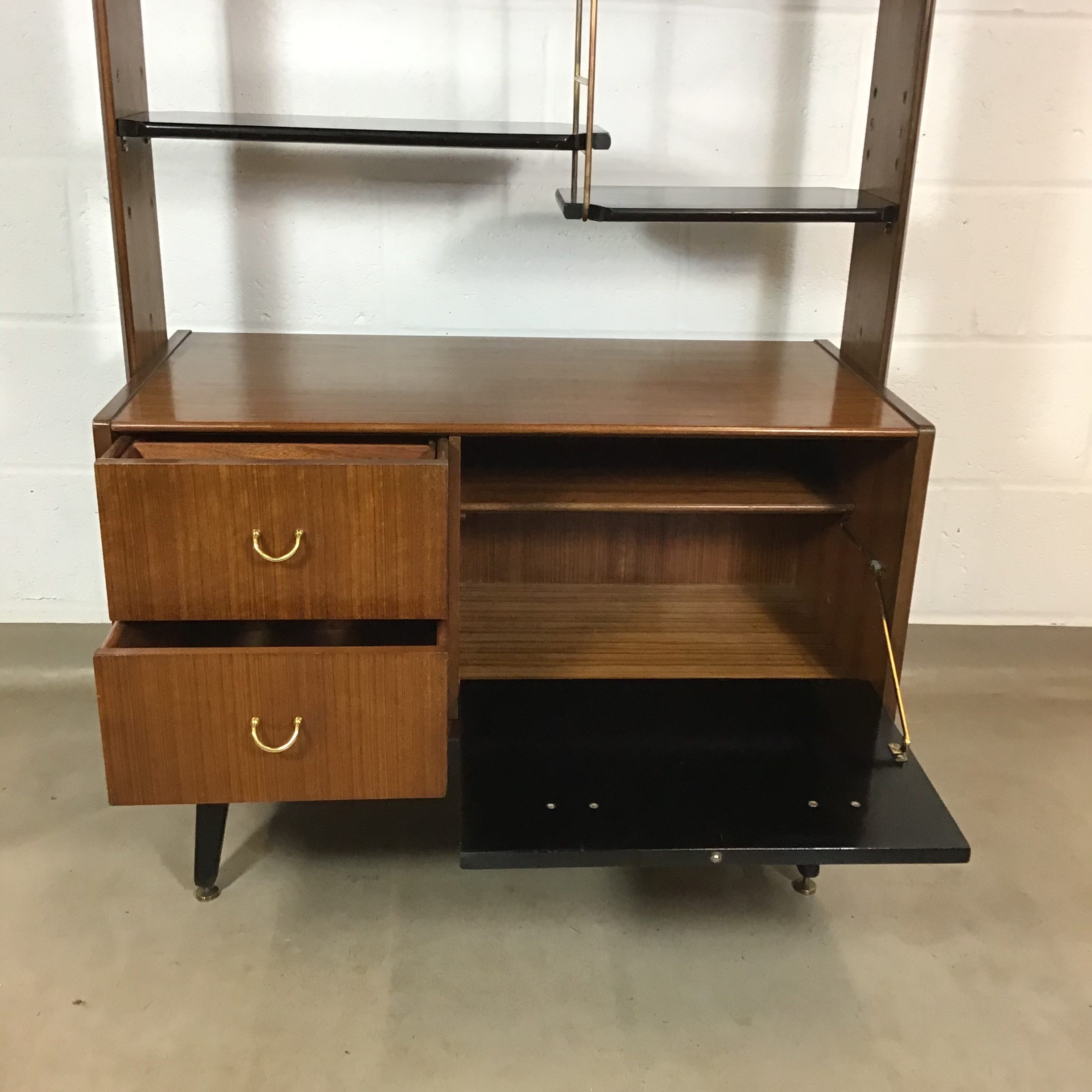 A 1950's G-Plan Librenza room divider - Image 2