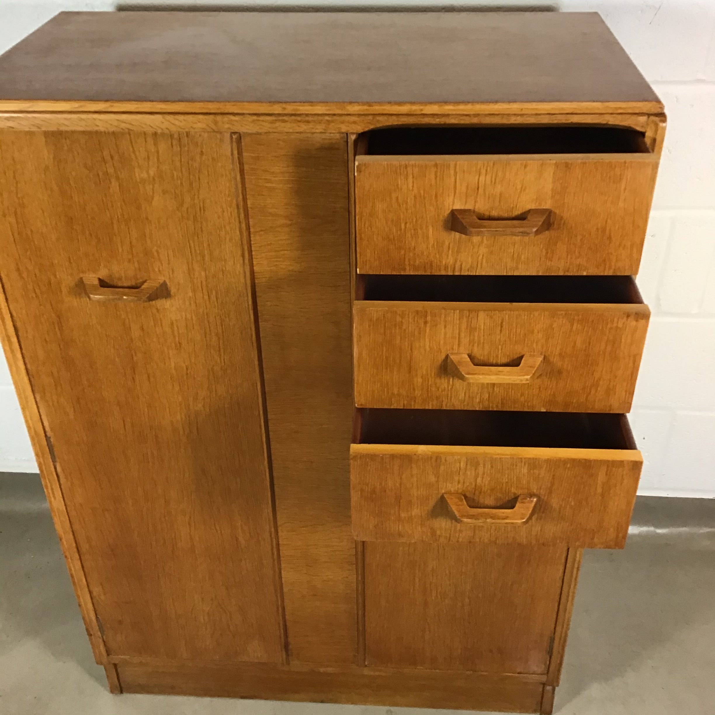 A E Gomme, G plan Brandon oak gentleman’s wardrobe - Image 5