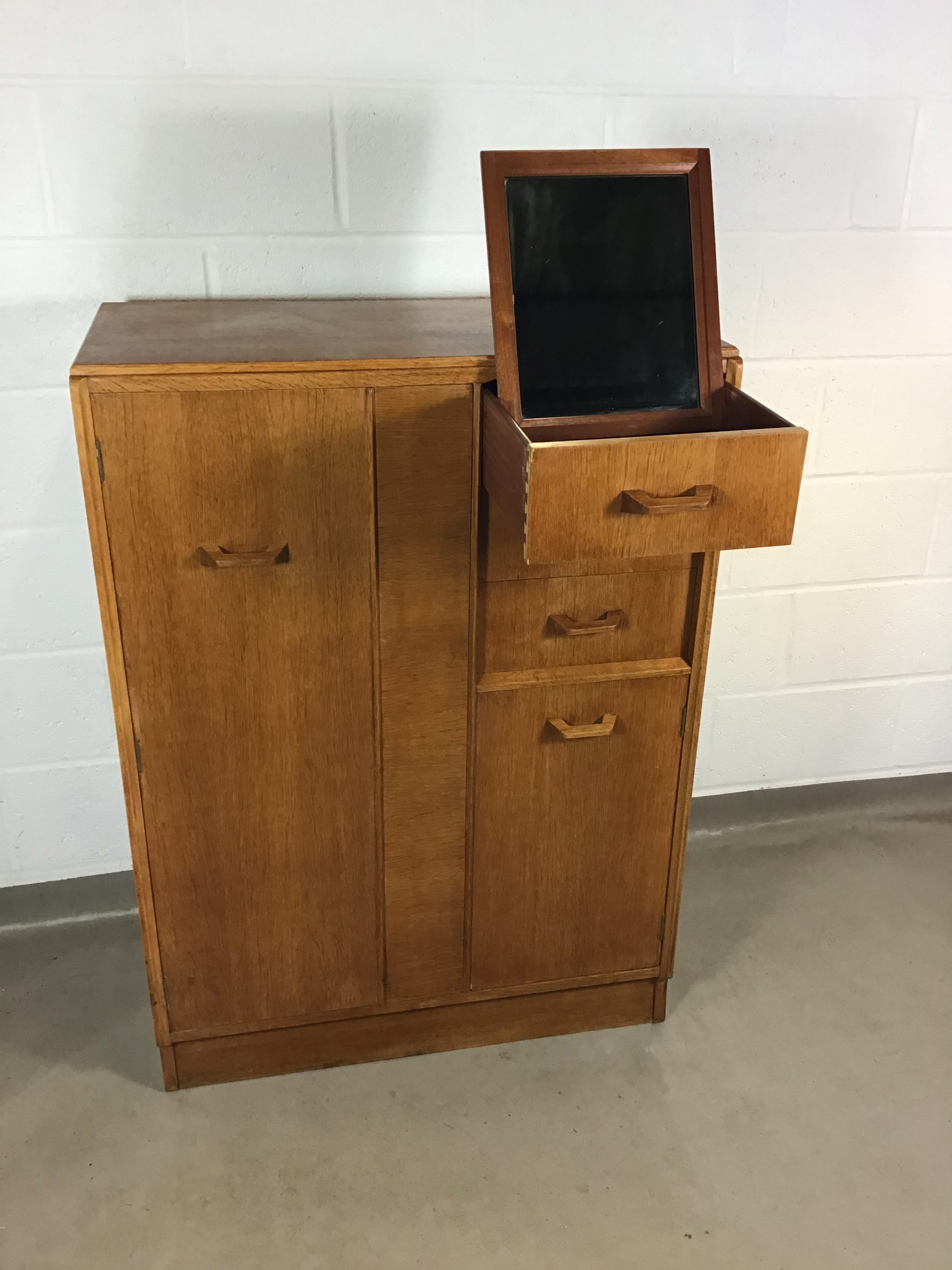 A E Gomme, G plan Brandon oak gentleman’s wardrobe - Image 7