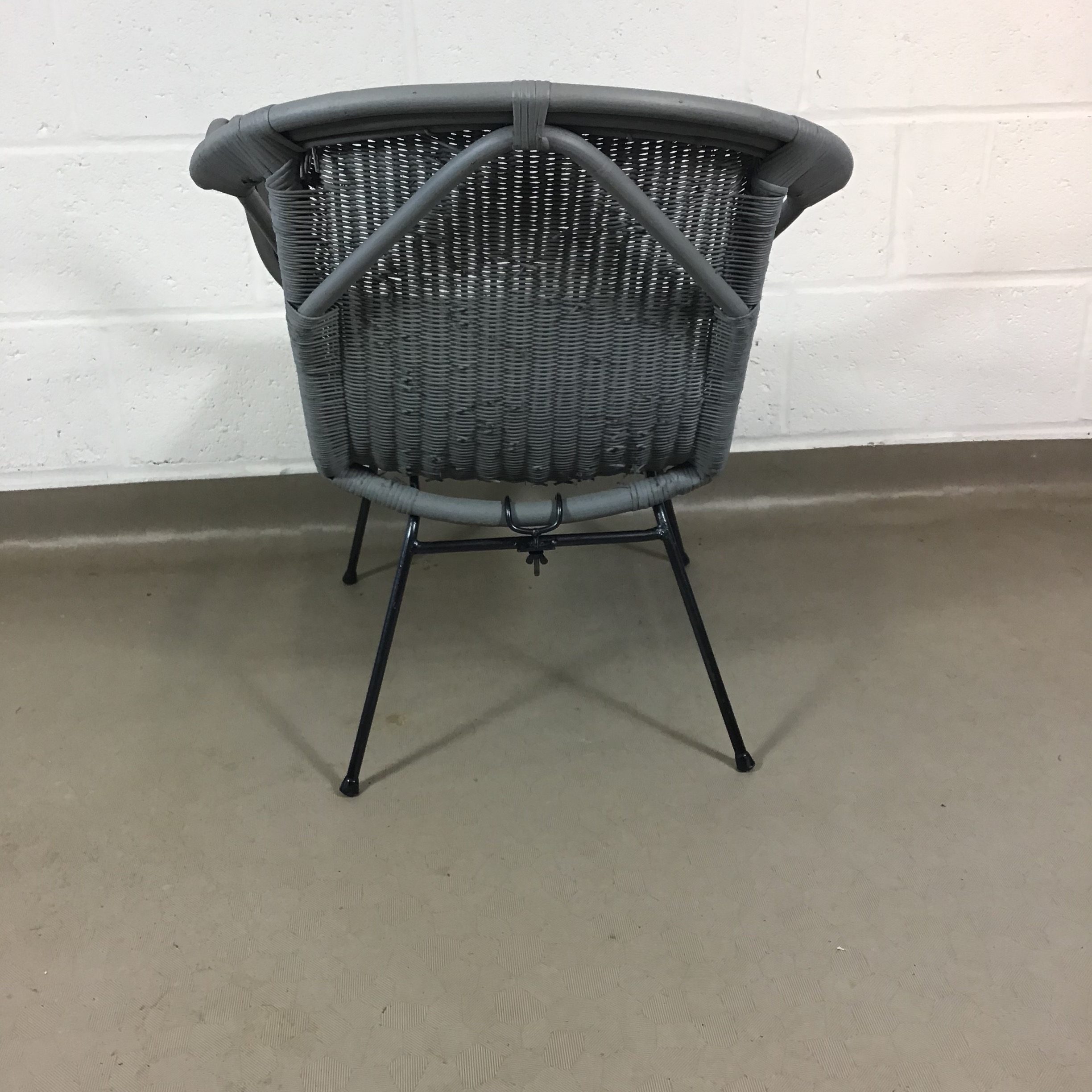 A lovely up cycled 1960s basket chair. - Image 3