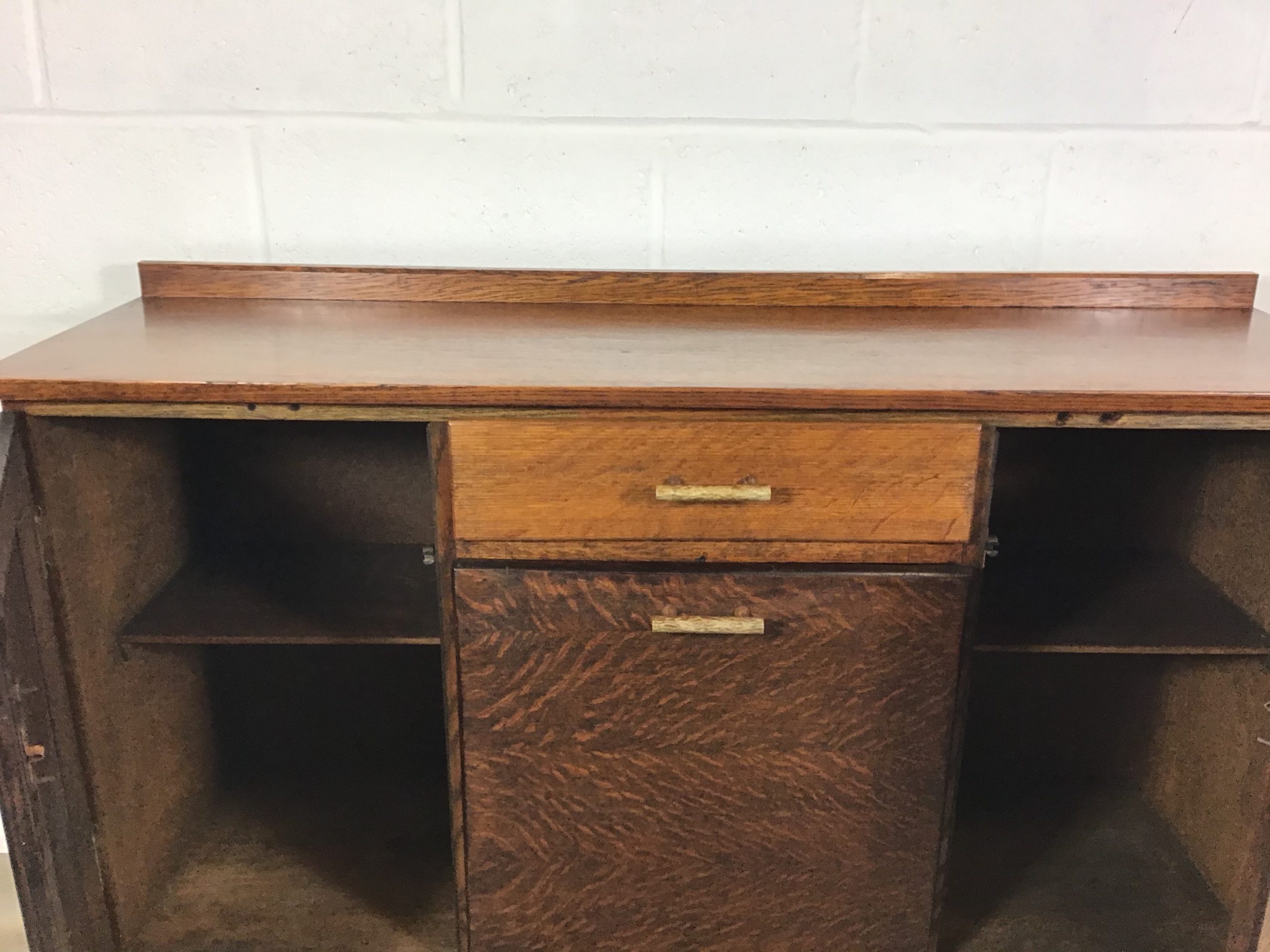 A 1950's oak sideboard with original celluloid handles - Image 5