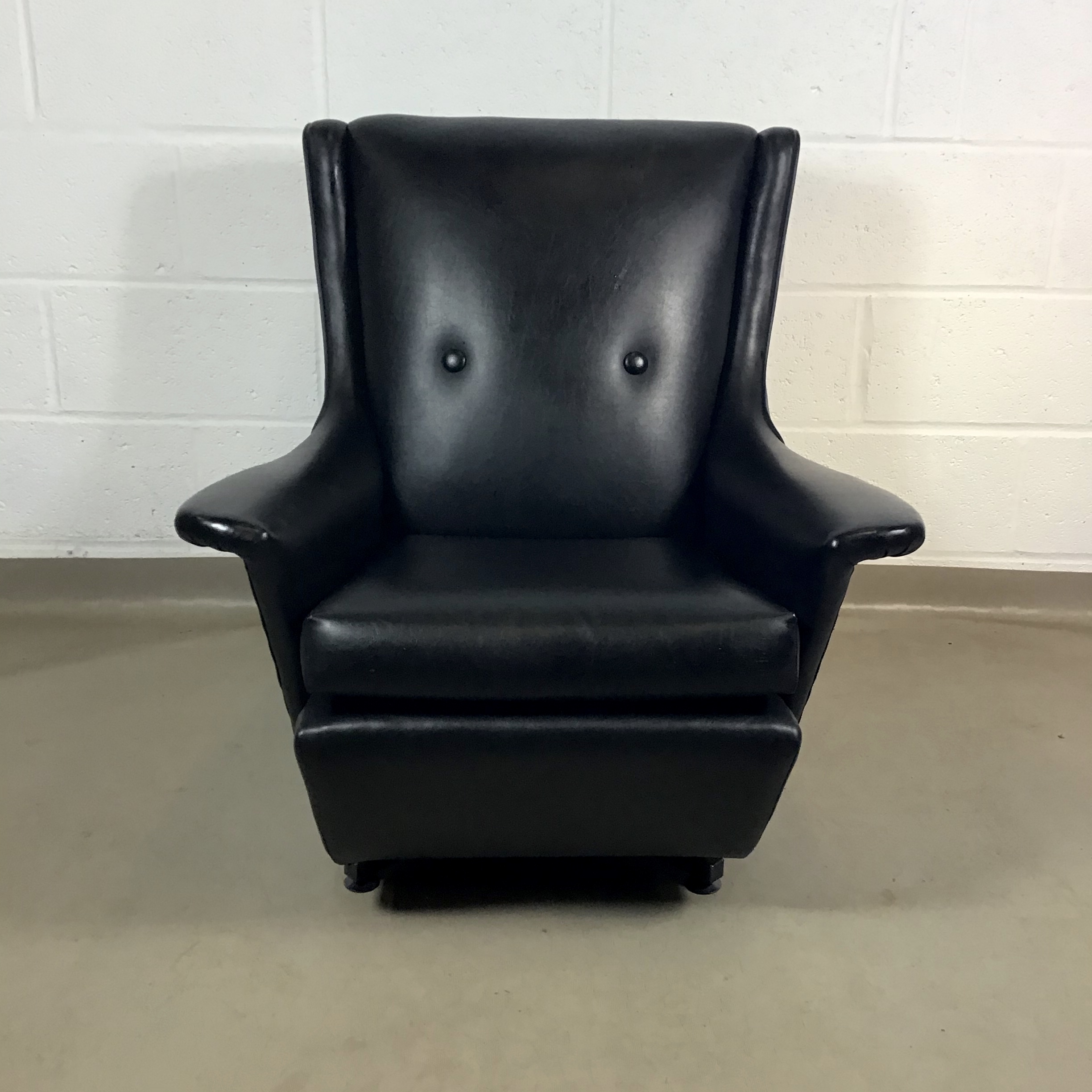 A lovely 1950s/1960s black Vinyl swivel arm chair. - Image 7