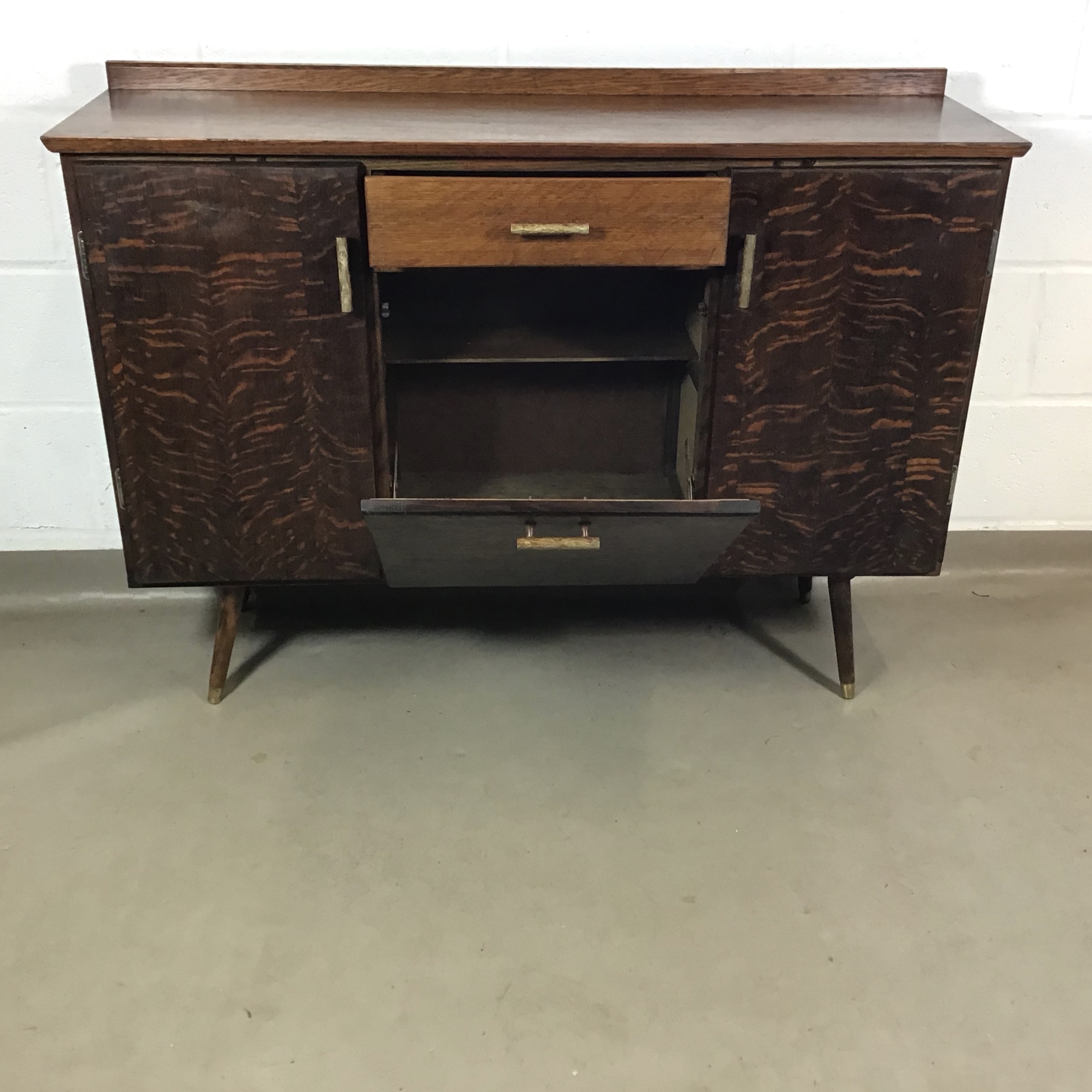 A 1950's oak sideboard with original celluloid handles - Image 7