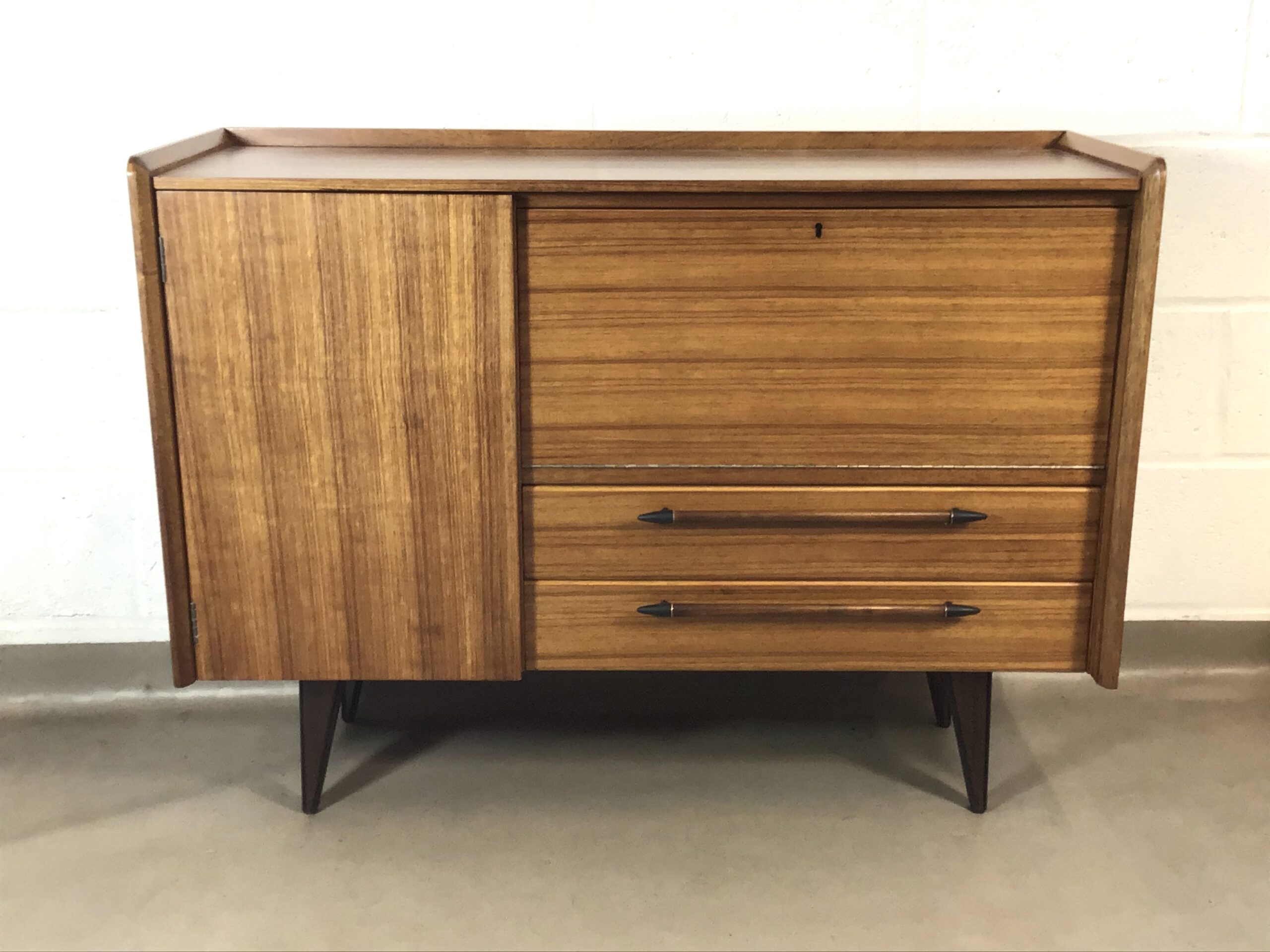 A 1960's Lebus links drink cabinet sideboard. - Image 7