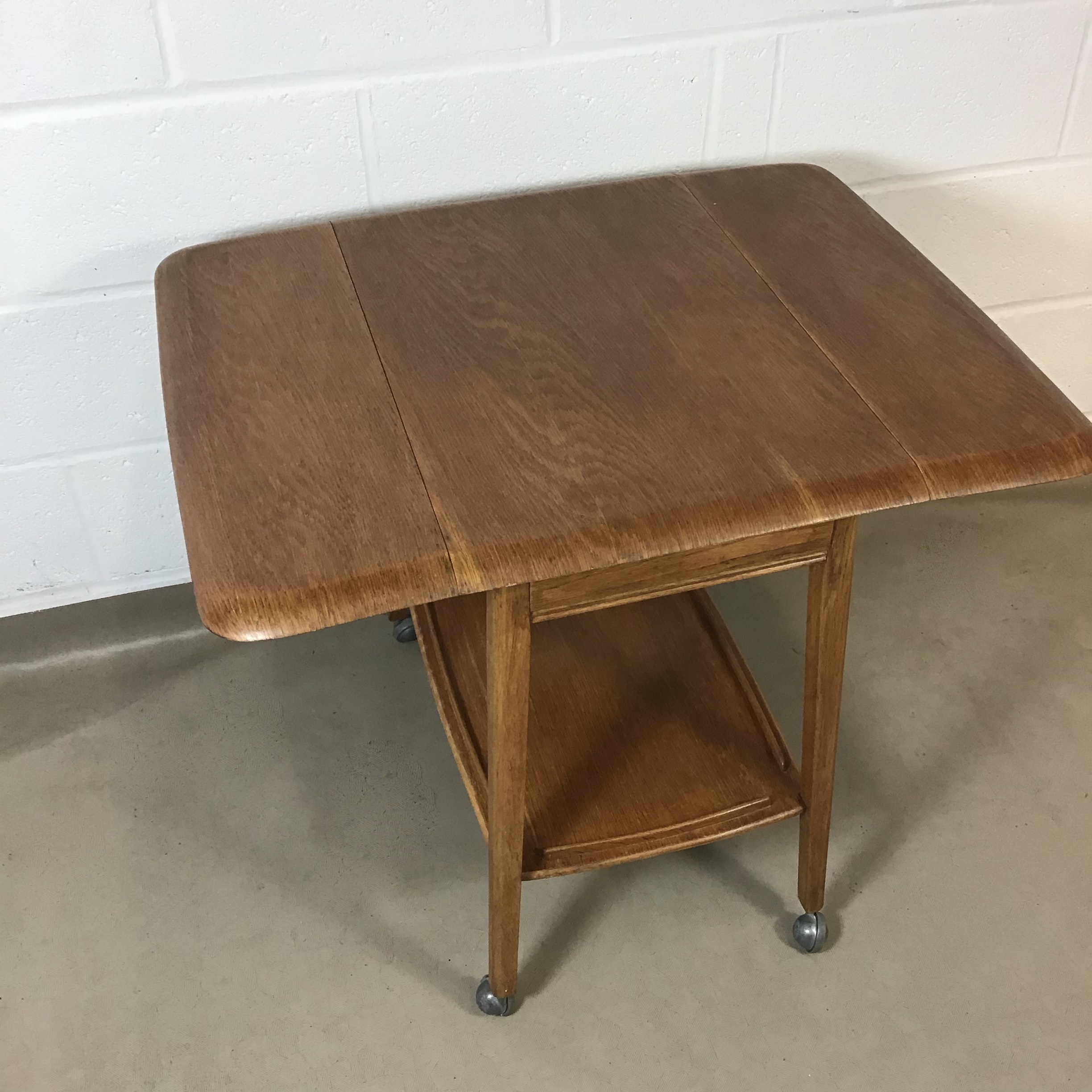 A Vintage oak, Ercol syle trolley/ table. - Image 3