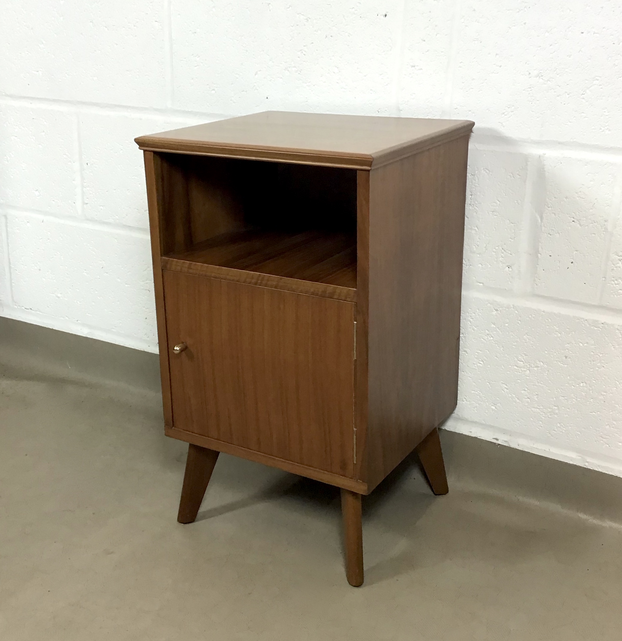 A 1950's Alfred Cox bedside cabinet - Image 5