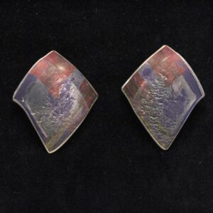 Large square studs in wine/red and  purple.