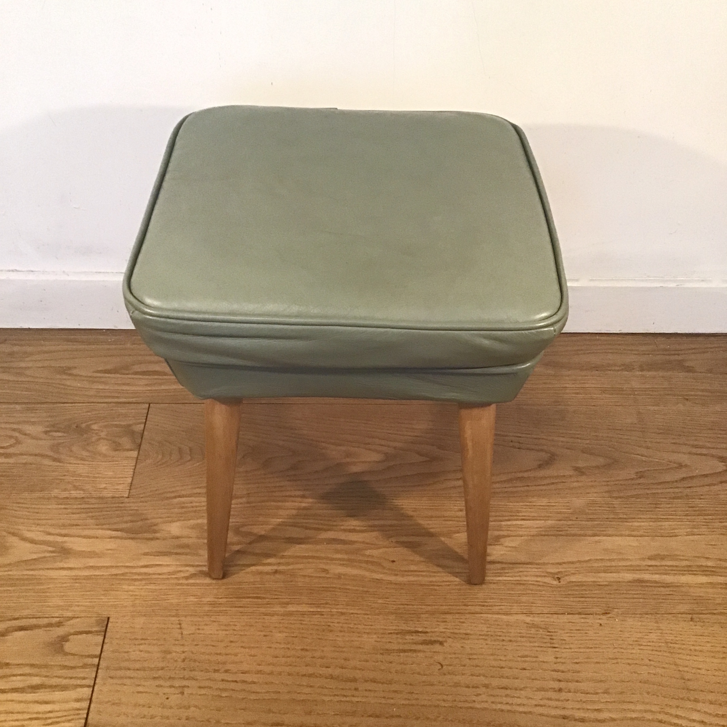 A 1950's pair of vintage green leather stools - Image 6