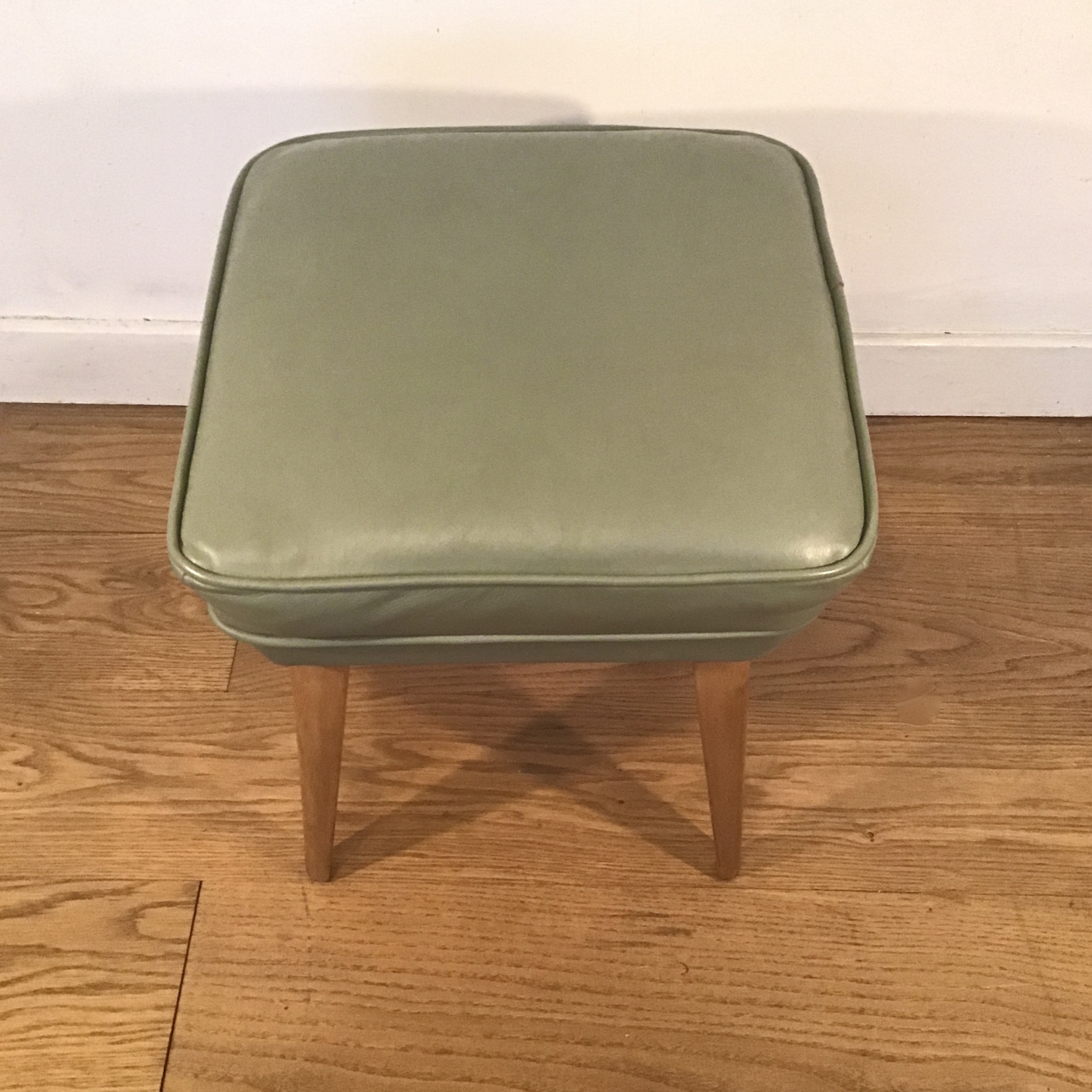 A 1950's pair of vintage green leather stools - Image 8