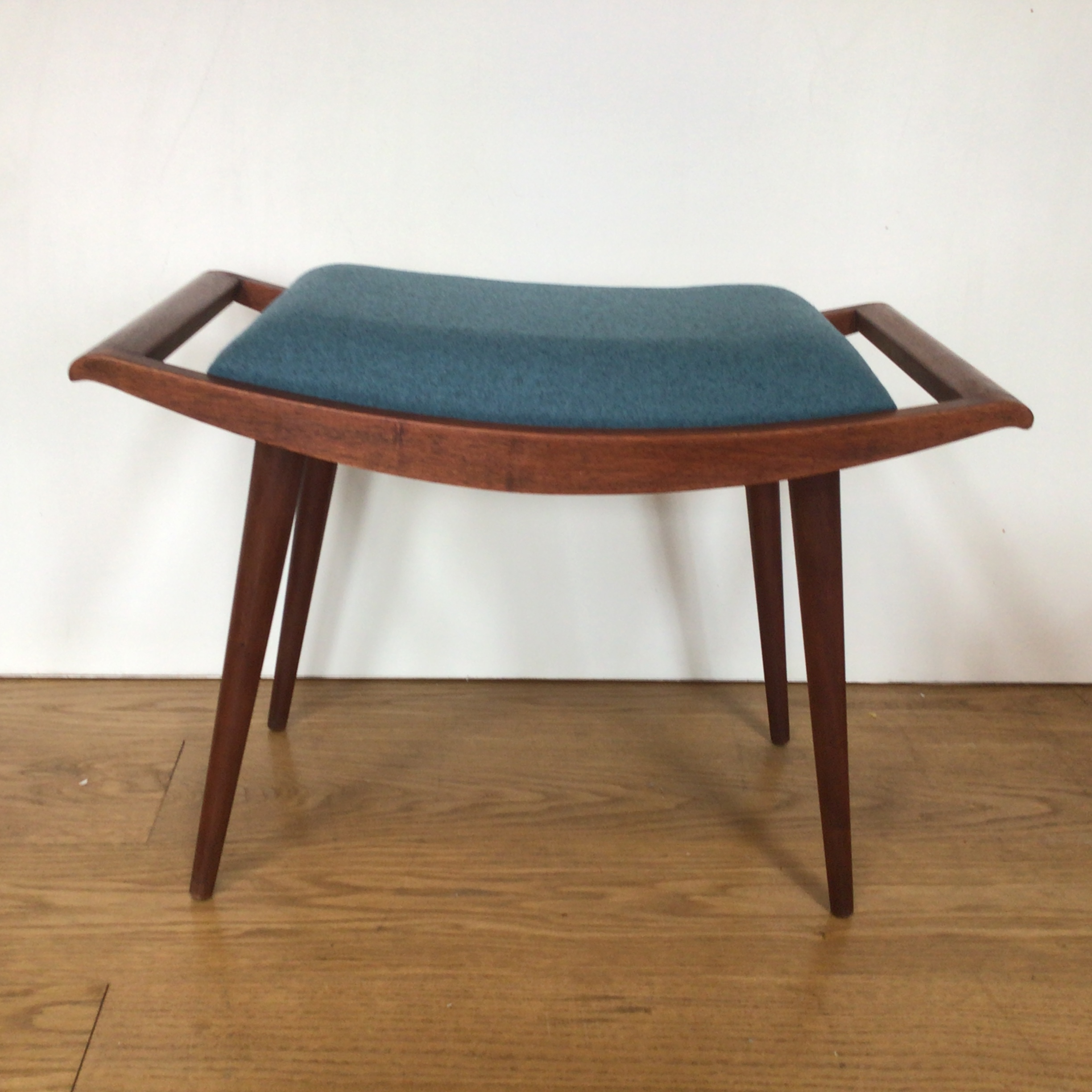 A lovely mahogany midcentury dressing table stool - Image 9