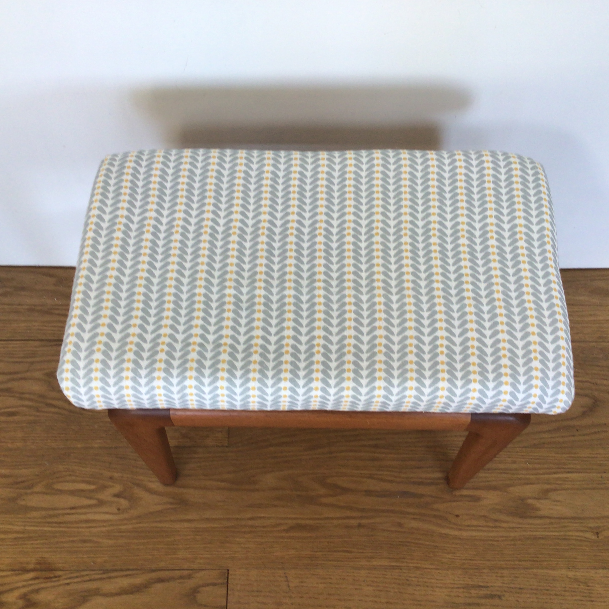 A lovely Siesta 1950's beech stool with Scandinavian fabric top (reserved for Lisa) - Image 5