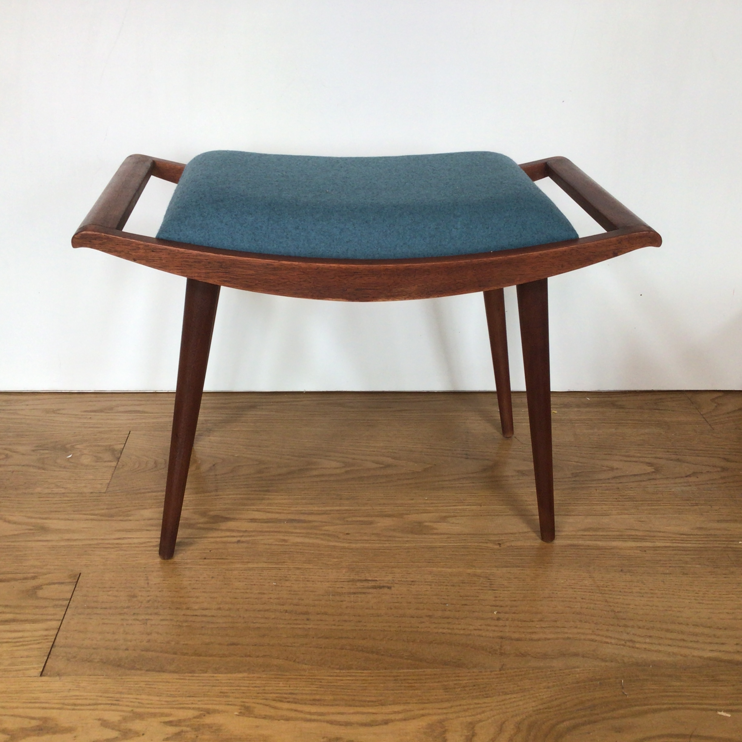 A lovely mahogany midcentury dressing table stool - Image 4