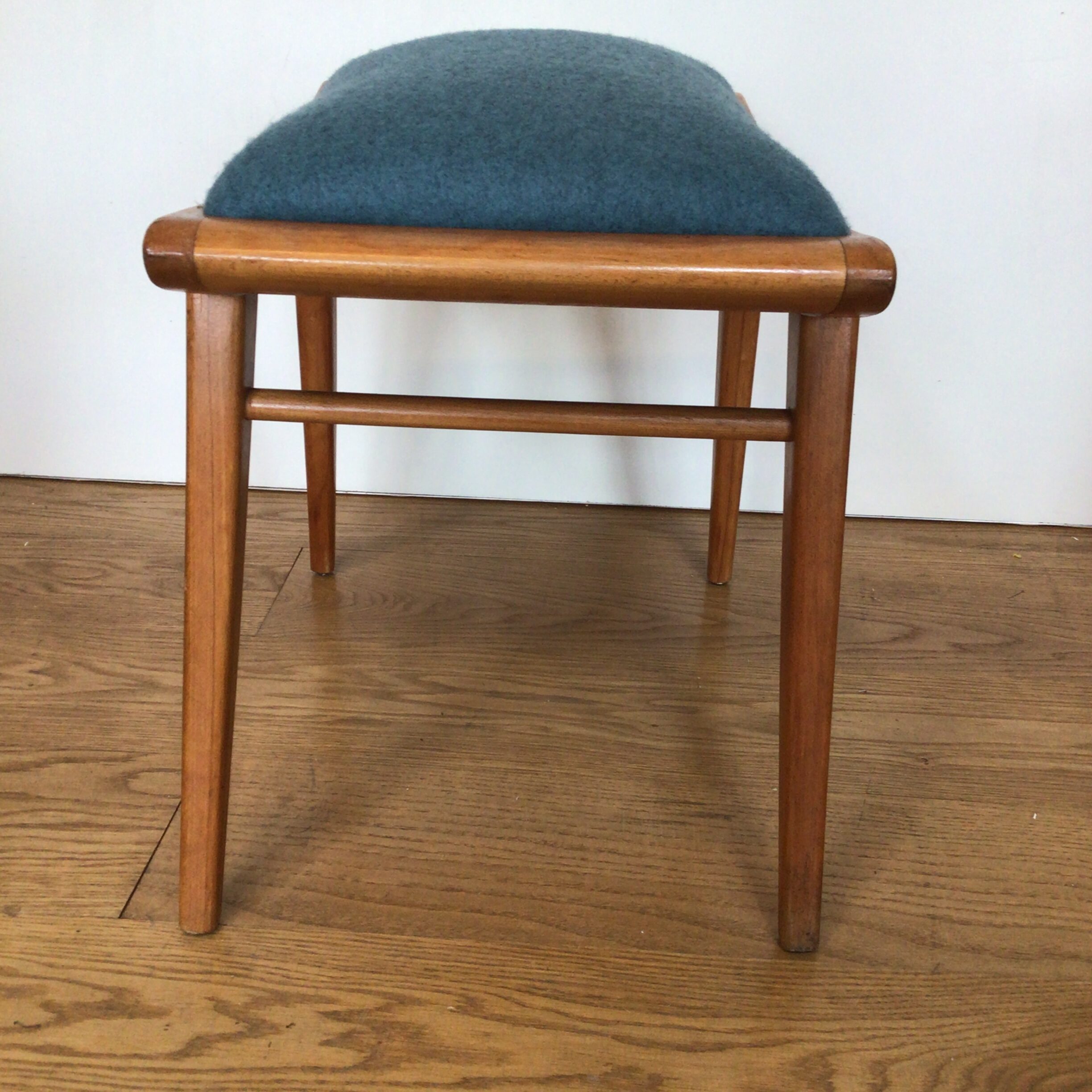 A lovely 1950's beech stool with teal felt pad - Image 4