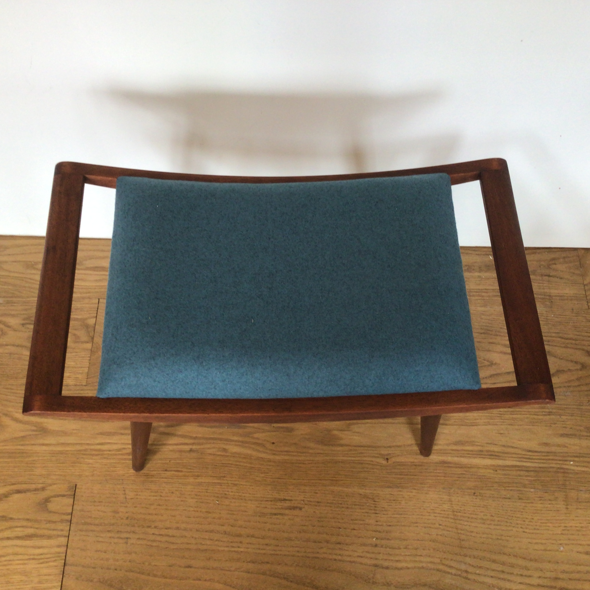 A lovely mahogany midcentury dressing table stool - Image 3