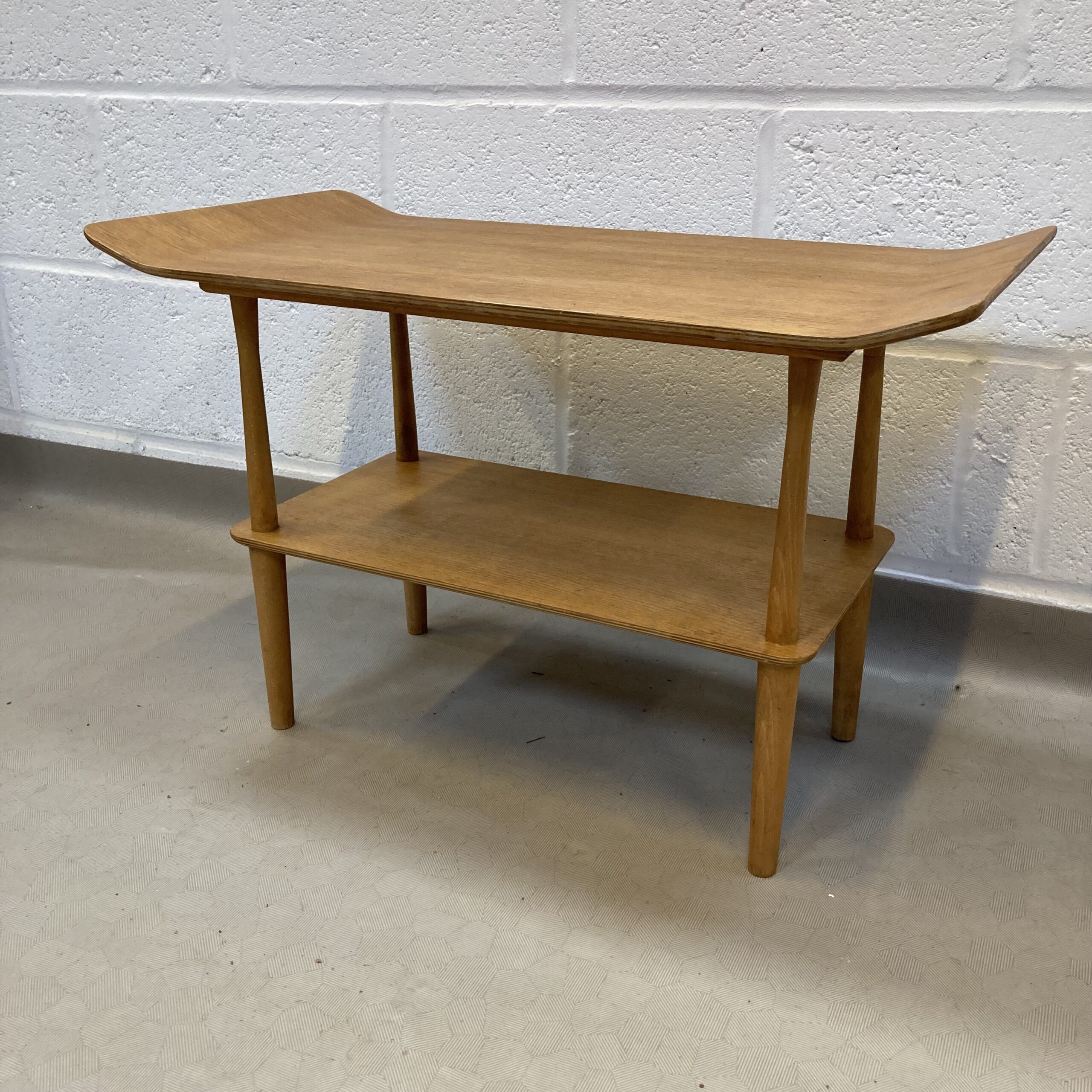 A 1950s mid century oak two tier coffee table - Image 2