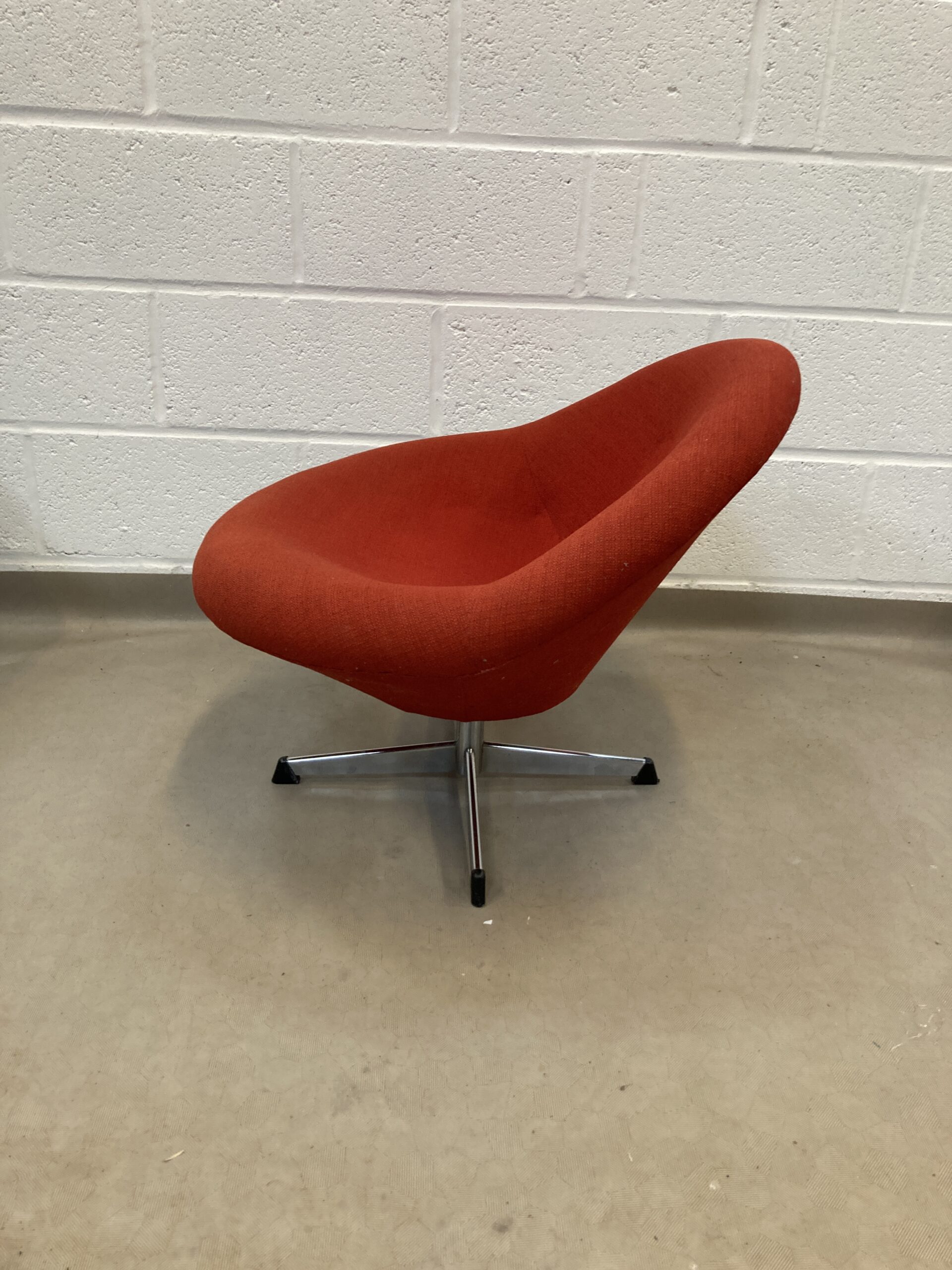 A rare 1960's Swedish swivel easy chair designed by Dahléns Dalum, for Fåtöljindustri AB. Made in Sweden - Image 2