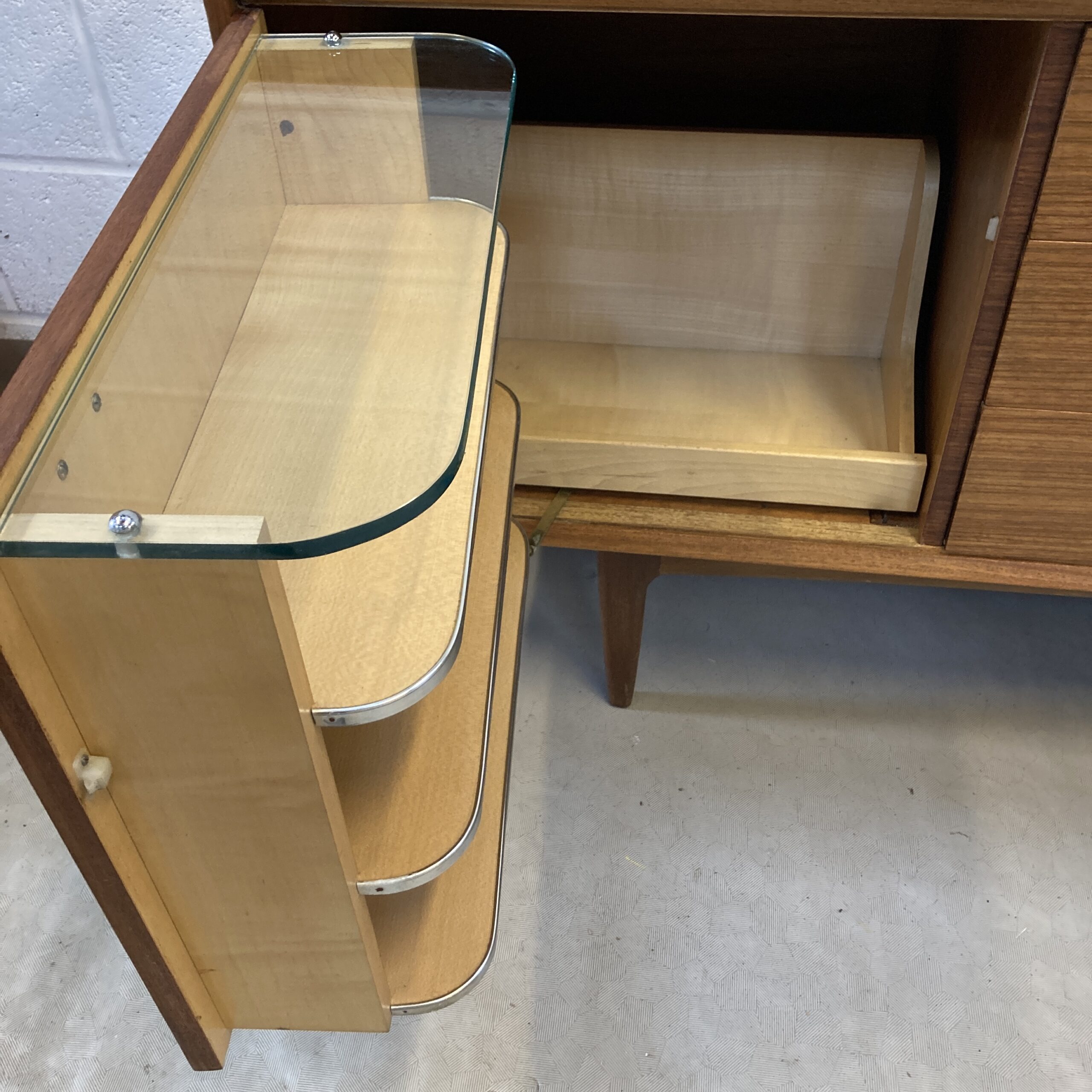 A lovely midcentury walnut and teak Wrighton sideboard - Image 9